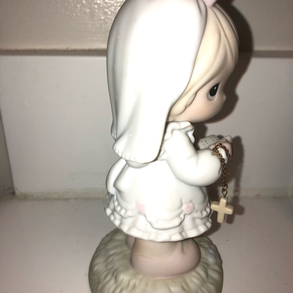 Precious moments First Holy Communion figurine - Picture 3 of 4